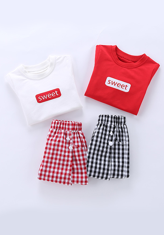 Lisa T-Shirt & Plaid Shorts Lisa T-Shirt & Plaid Shorts