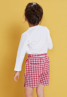 Lisa T-Shirt & Plaid Shorts